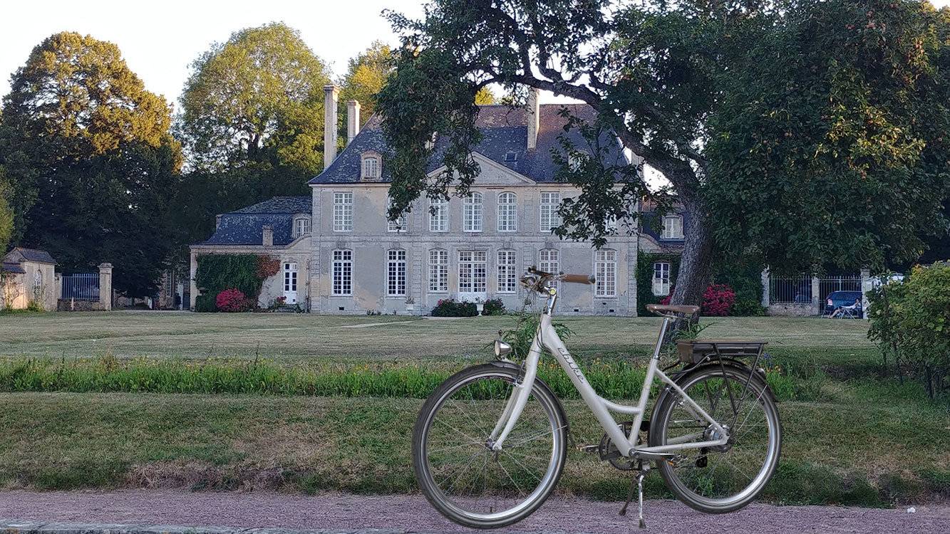 Ebike amb jardi de chateau francés